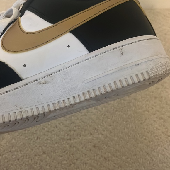 Air Force 1s size 10 - Picture 5 of 8